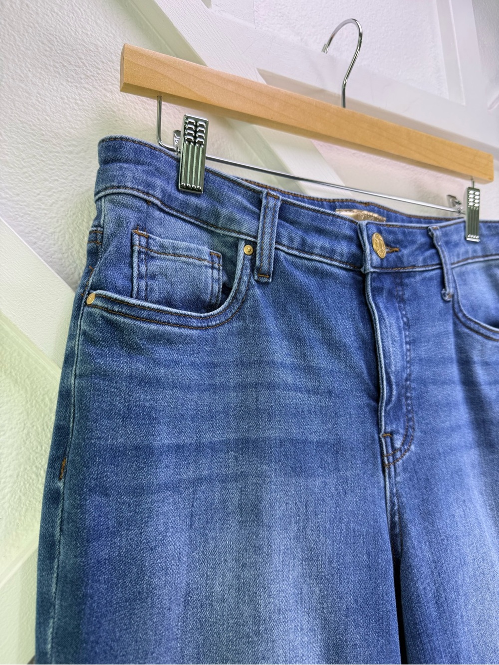 Kut From The Kloth Kelsey Raw Hem Kick Flare Jeans Size 8 - Picture 5 of 12
